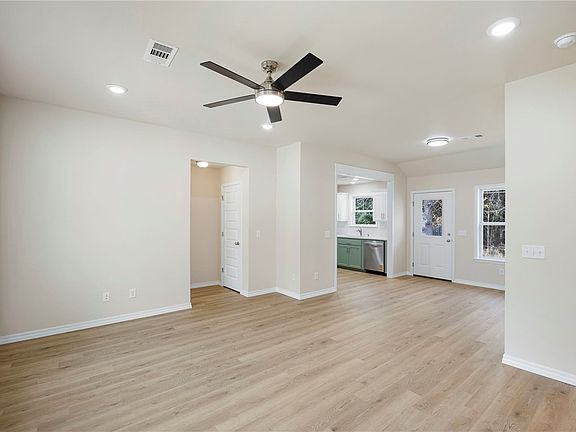 5th image of 500 Scott Ln