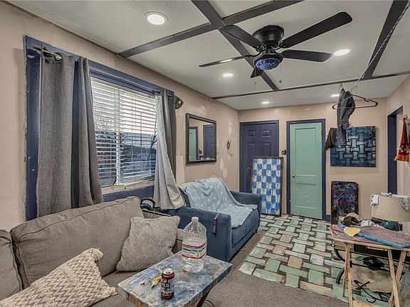 5th image of 4224 Merriam Dr