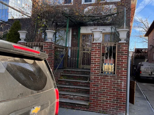 1201 East 10th Street image 2 of 3