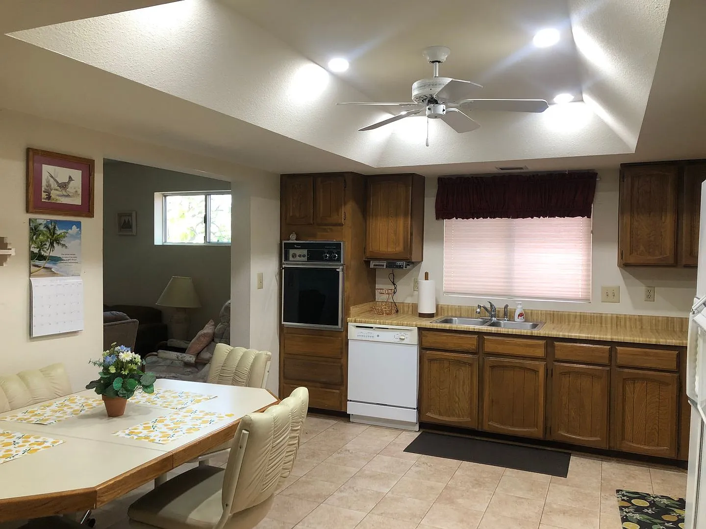 Discover comfortable living in Mesa, AZ with this 3-bedroom, 3-bath home offering access to all L... — Photo 3