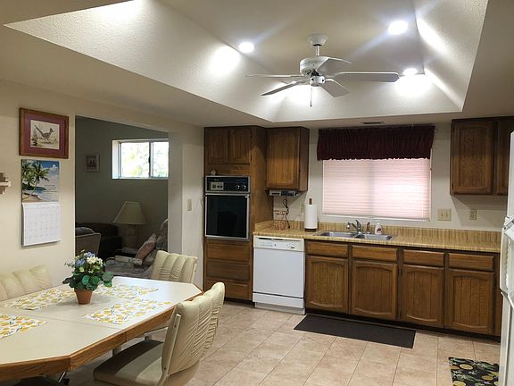 3rd image of 923 Leisure World