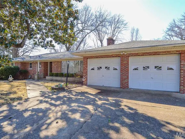 1413 N 2nd St, Belleville, IL 62226