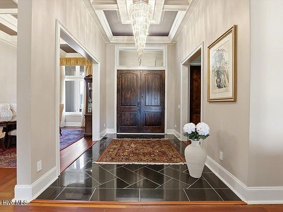 4th image of 105 Palmer Pl