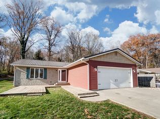 6907 E South Barbee Dr, Pierceton, IN 46562