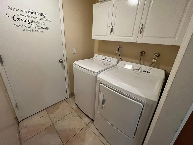 1102 Oakhorne Dr — Photo 18