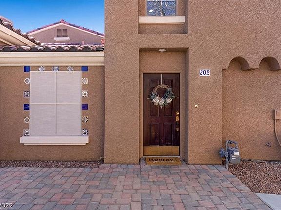 3rd image of 5455 Cardinal Ridge Ct Unit 202