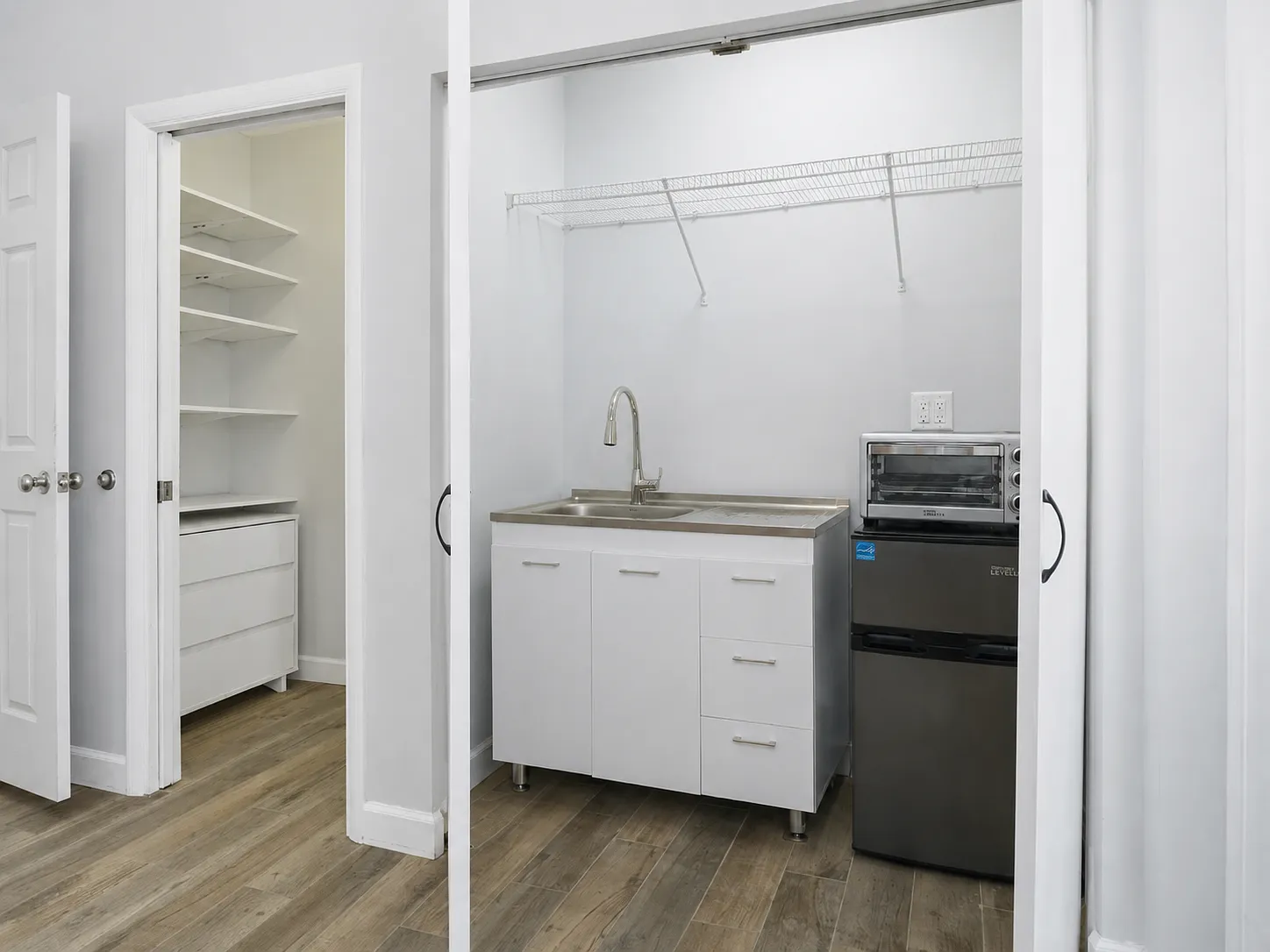 Studio, 300 sqft, $1,600 — Photo 3