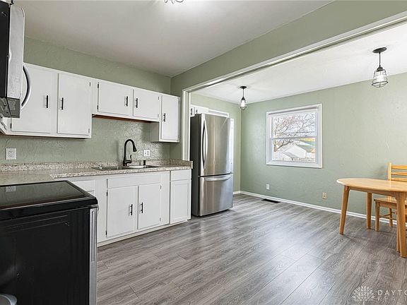 4th image of 1670 Pell Dr