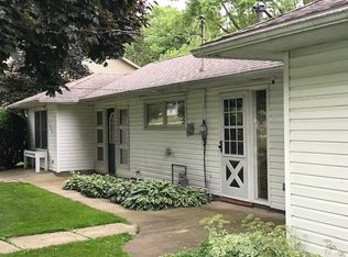 1621 Elm Shore Dr, Port Byron, IL 61275