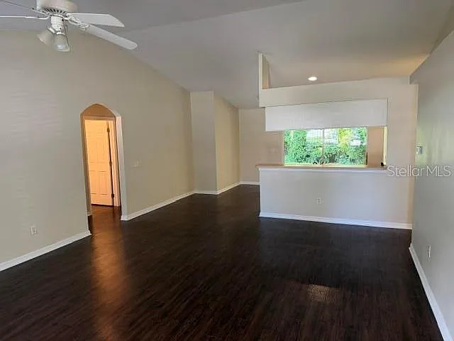 513 Hamlet Ct — Photo 2