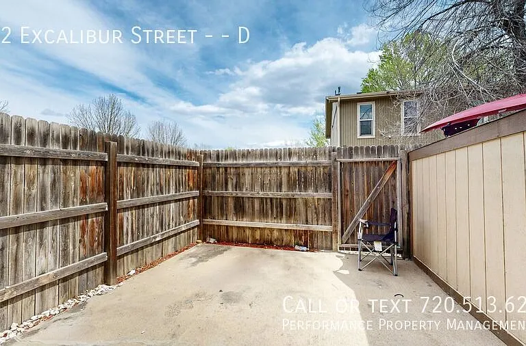 802 Excalibur St #D — Photo 11