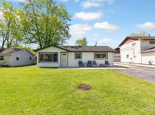 445 W Arlington Ln, Crete, IL 60417