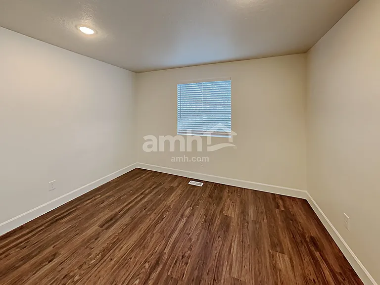 2151 E Silverado Ln — Photo 21