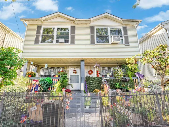 377-379 Halladay St, Jersey City, NJ 07304