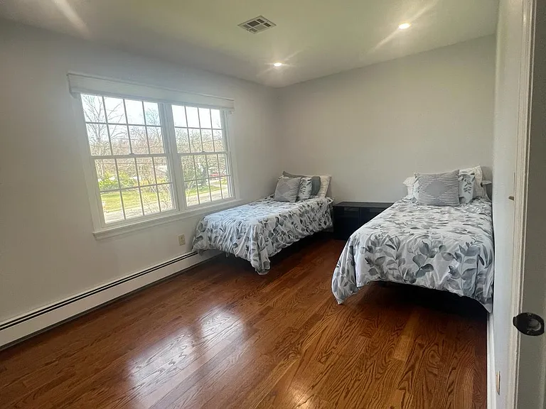 1578 N Bay Ave — Photo 47