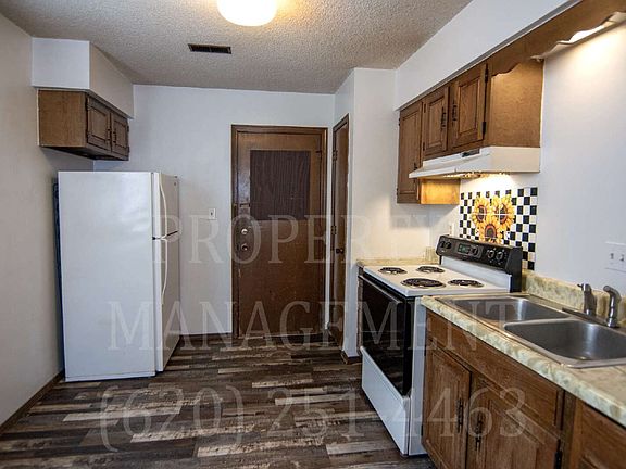 2nd image of 901 Harding St #1