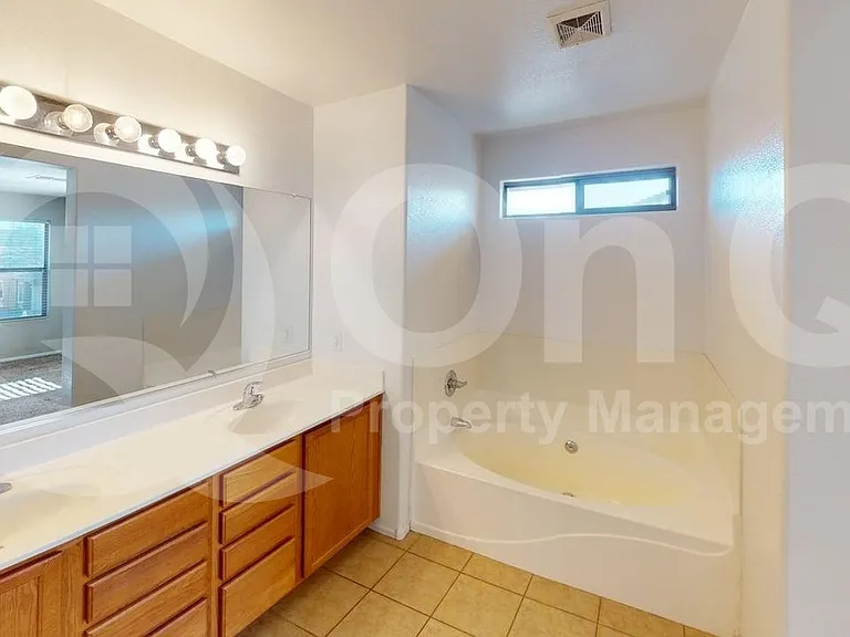 3915 E Kent Ave — Photo 16