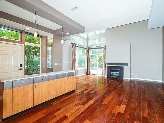 4th image of 521 7th Ave APT 1