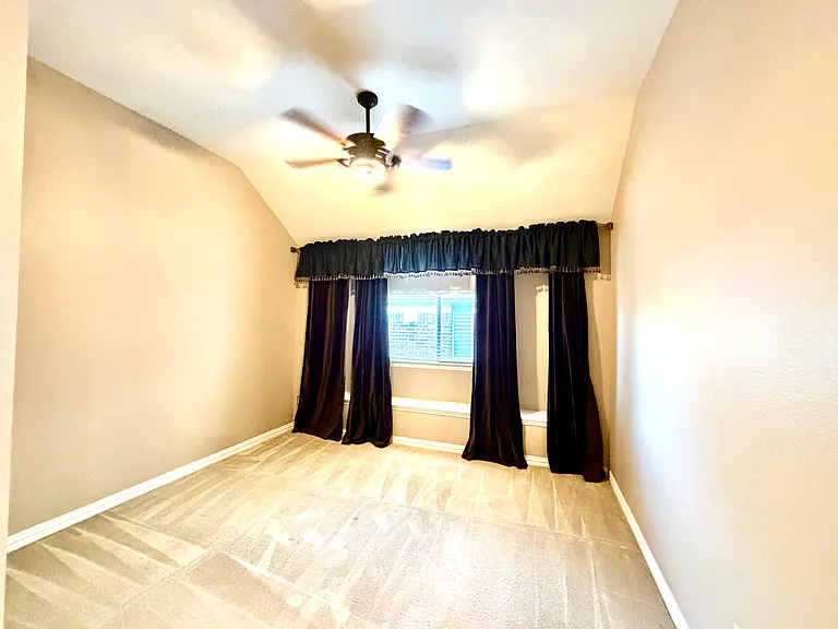 2102 Central Park Dr — Photo 17
