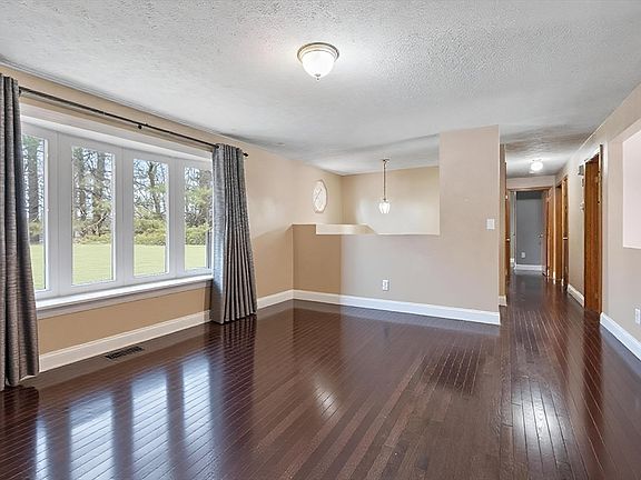 4th image of 681 Teel Rd