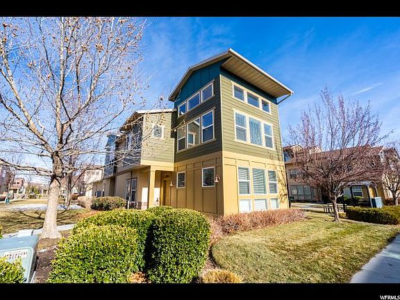 3rd image of 3758 W Periwinkle Dr