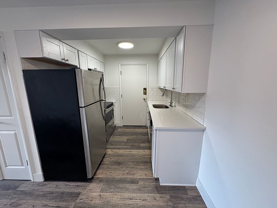 1st image of 721 Lepere Ave APT H