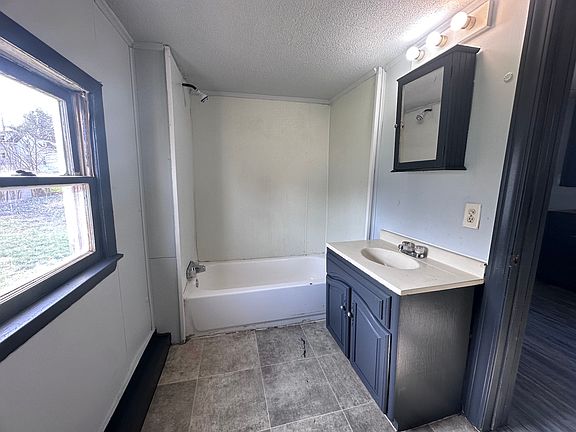 5th image of 612 South St