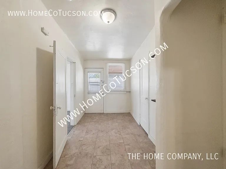 517 S Main Ave — Photo 12