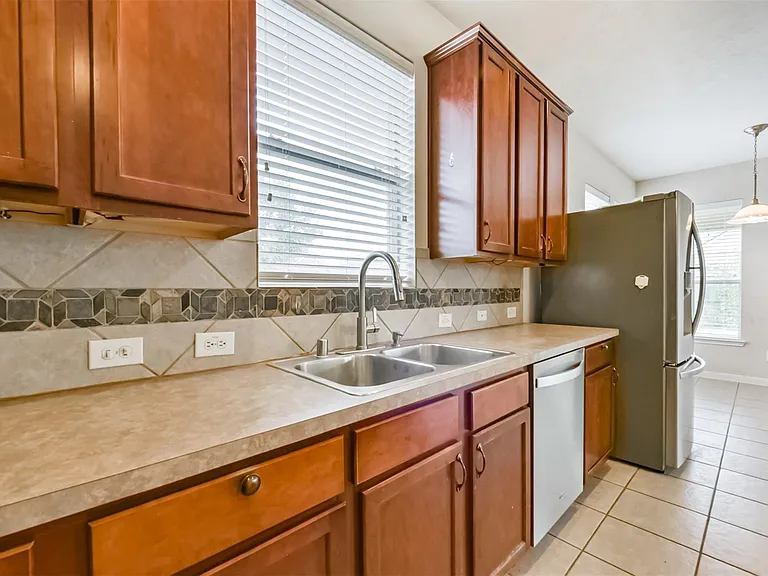 2601 Hewn Rock Way — Photo 14