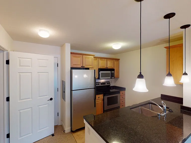 Delafield Lakes Apartments — Photo 38