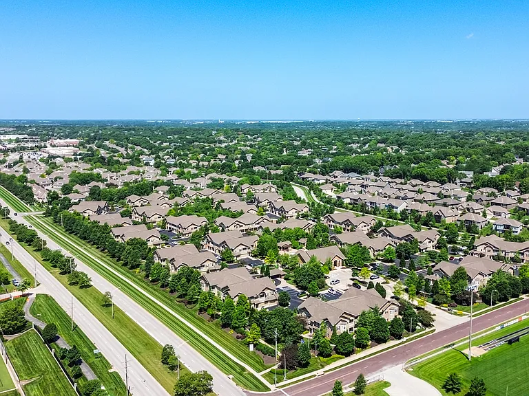 Sovereign at Overland Park — Photo 42