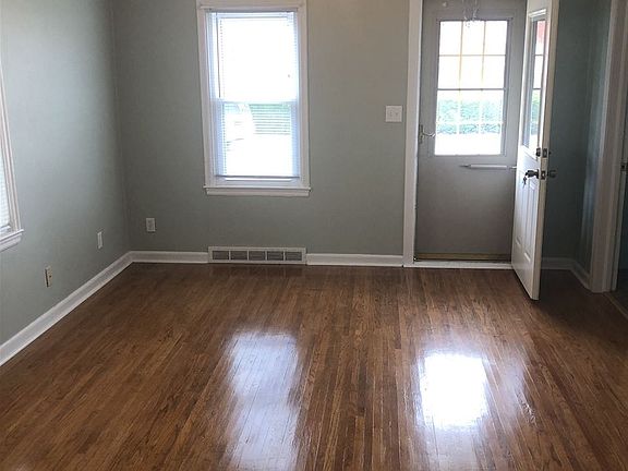 2nd image of 340 E 6th St