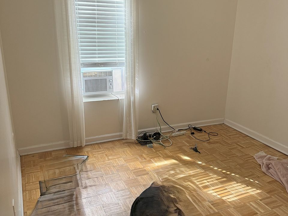 2nd image of 210 Pacific St APT 4