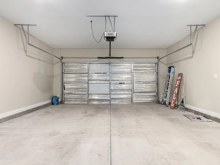 8944 W Century Dr — Photo 13