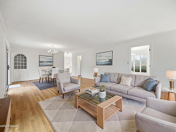 24th image of 2044 Manor Dr