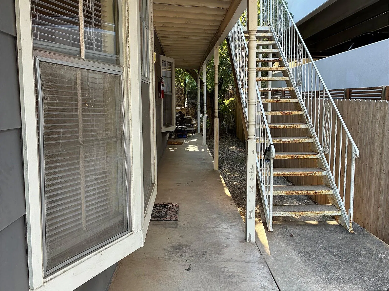 16 bed, 1.0 bath, 450 sqft, $895 — Photo 1