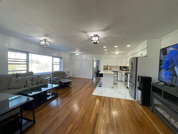 3rd image of 1575 Center Ave #5B-755B