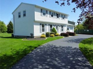 57 Pen Creek Dr, Webster, NY 14580