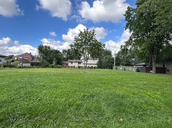 7240 Giddings Ave, Willowbrook, IL 60527