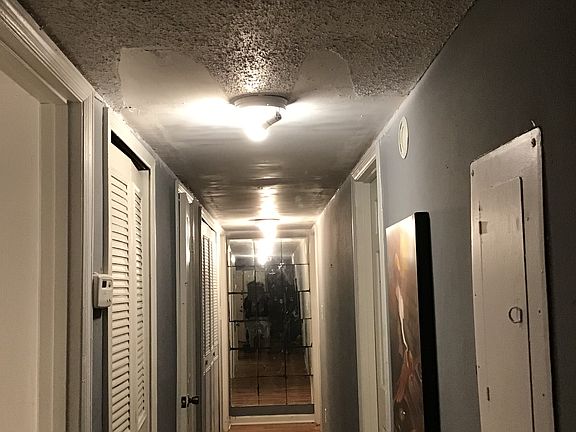 3rd image of 314 Camelot Dr