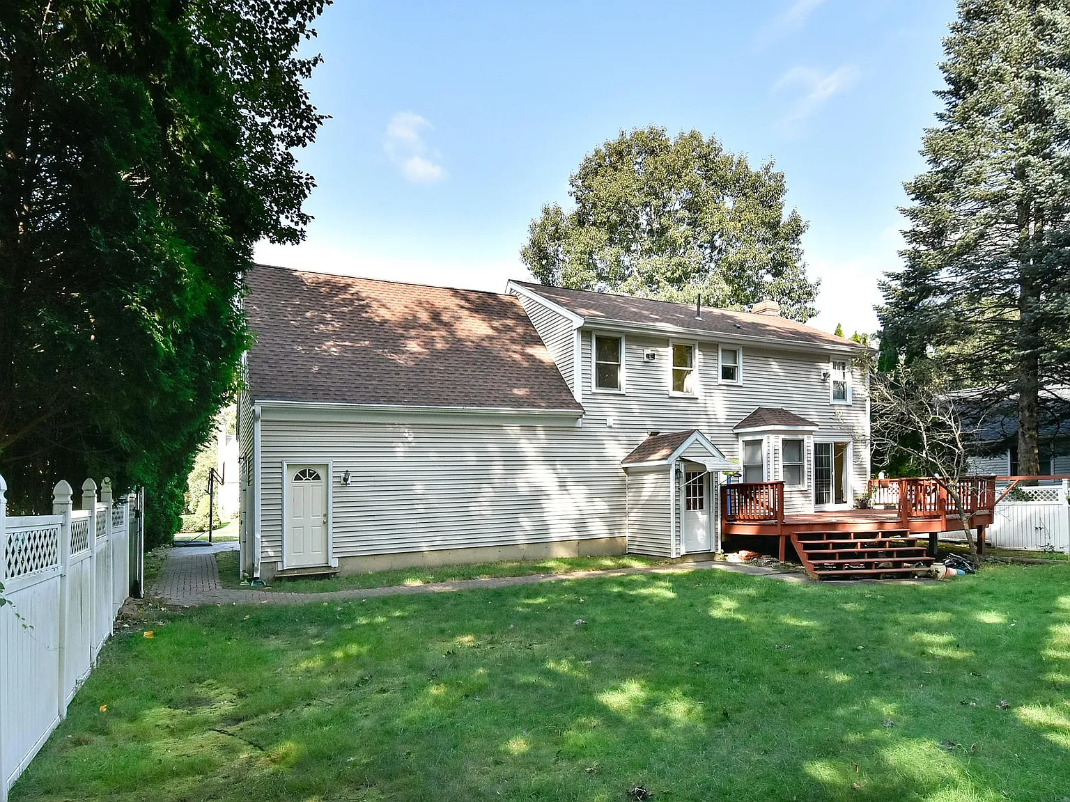 3 bed, 2.5 bath, 3815 sqft, $3,500 — Photo 4