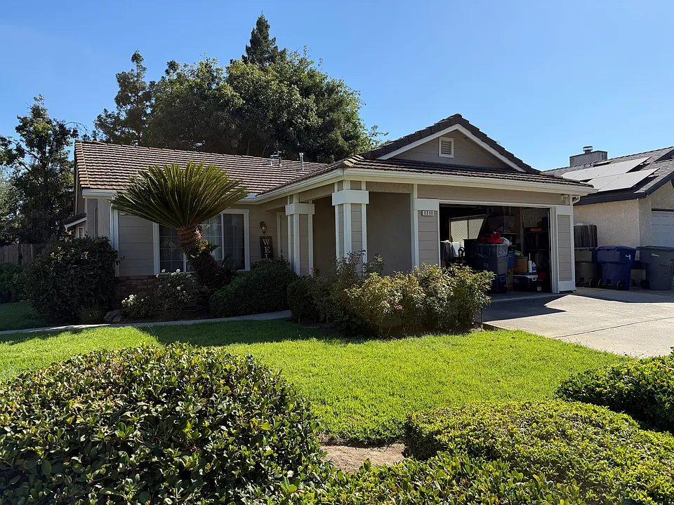 1711 E Solar Ave