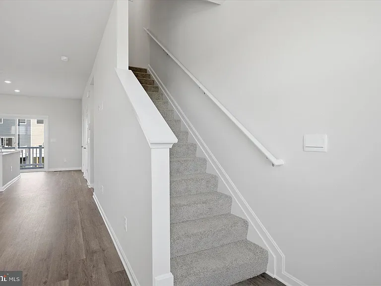 122 Bowers St — Photo 22