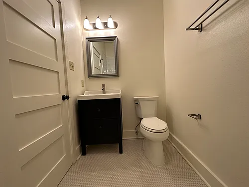 Floor plan 516 E 8th Street