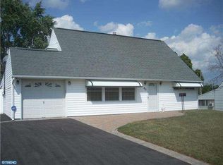 43 Begonia Ln, Levittown, PA 19054