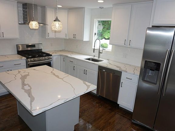 5th image of 269 Shawsheen St