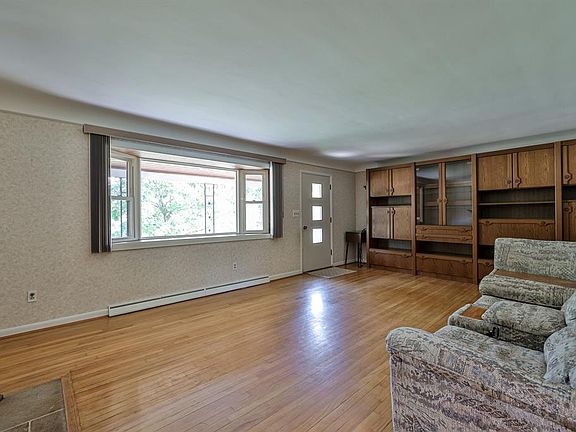 4th image of 6539 Minnewaukan Dr