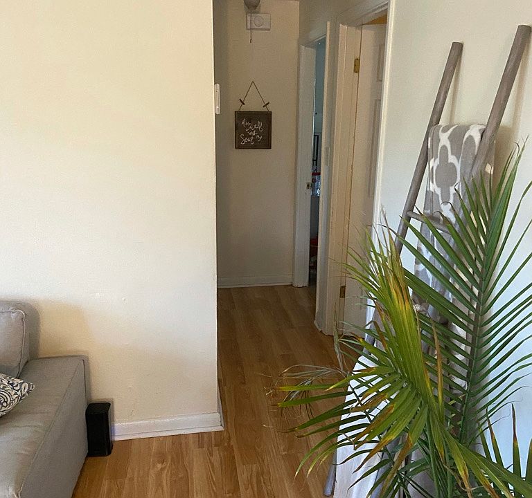 1st image of 5000 Barefoot Dr