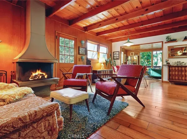 24966 Knoll Circle Dr, Crestline, CA 92325