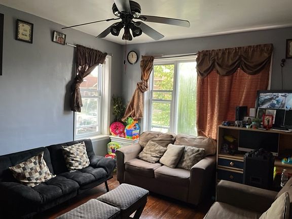 3rd image of 1651 N Lockwood Ave